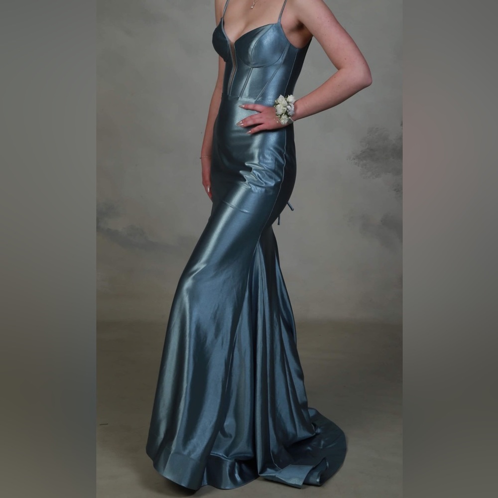 Sherri Hill 2023 #55611 in hard to find “grey.” Size 4 unaltered!